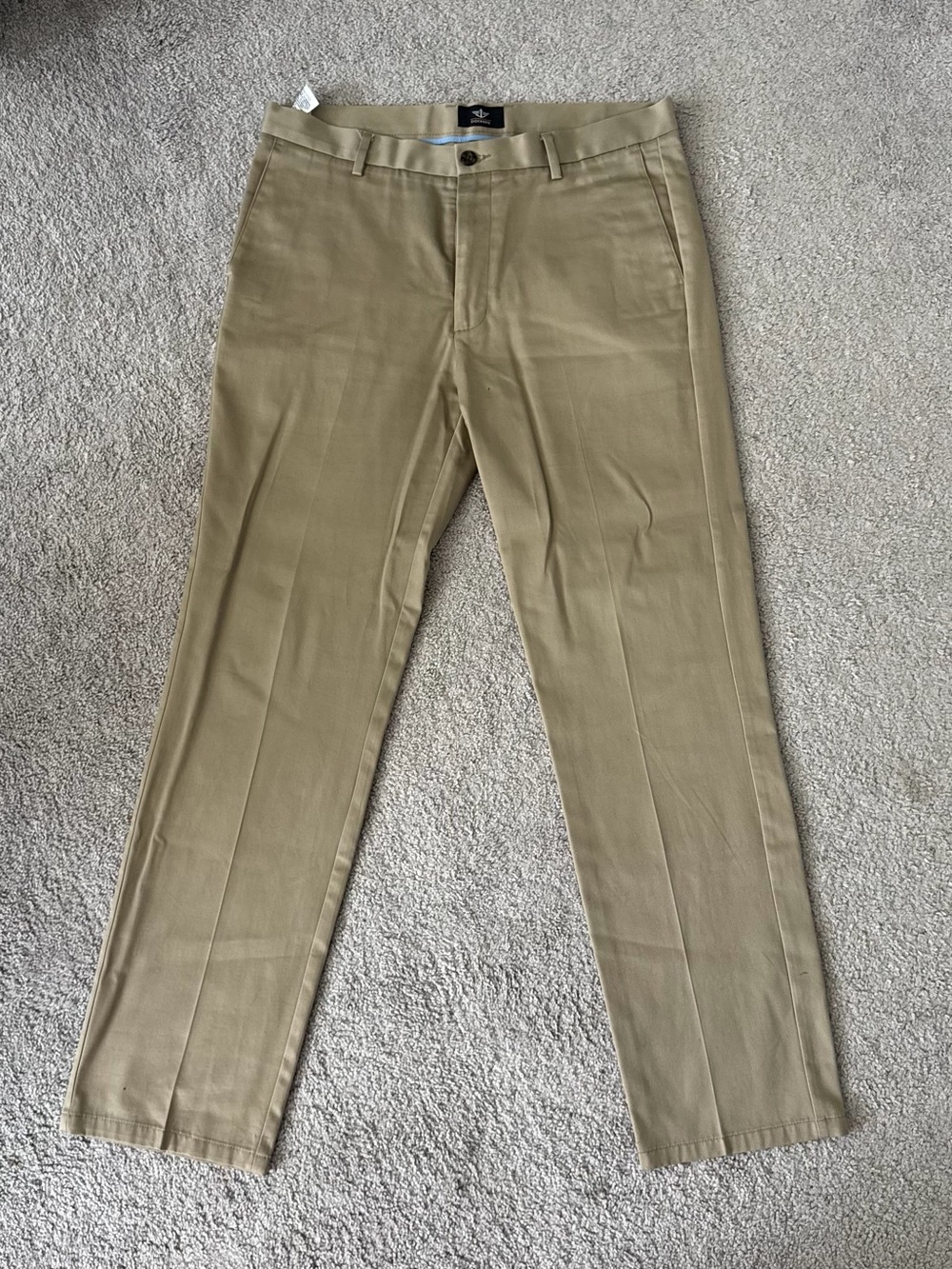Dockers Men's Chinos in Light Khaki